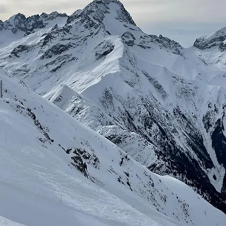 Ruby Les Deux Alpes